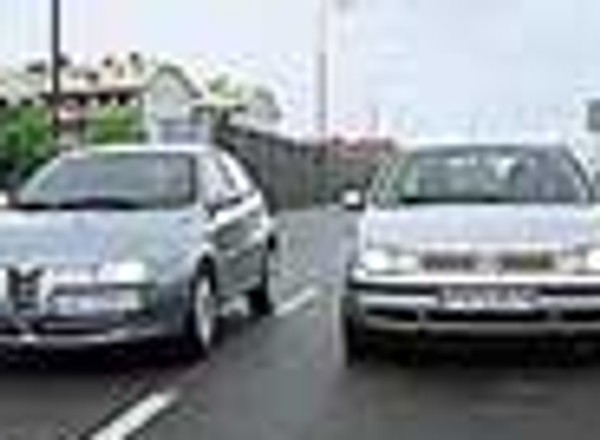 Alfa Romeo 147 1.9 JTD, Volkswagen Golf 1.9 TDI - Rozważny i... romantyczna