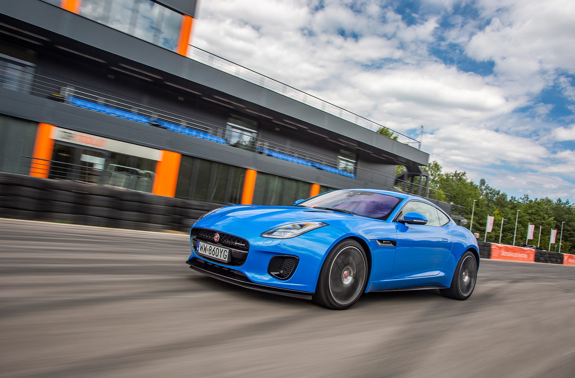 Jaguar F-Type P300 - skąd pomysł na taki silnik?