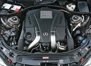 4.7 V8, które spala… 9,5 l/100km!