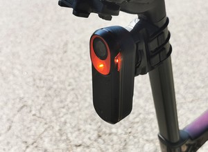 Nowa broń rowerzystów w konfliktach z kierowcami samochodów