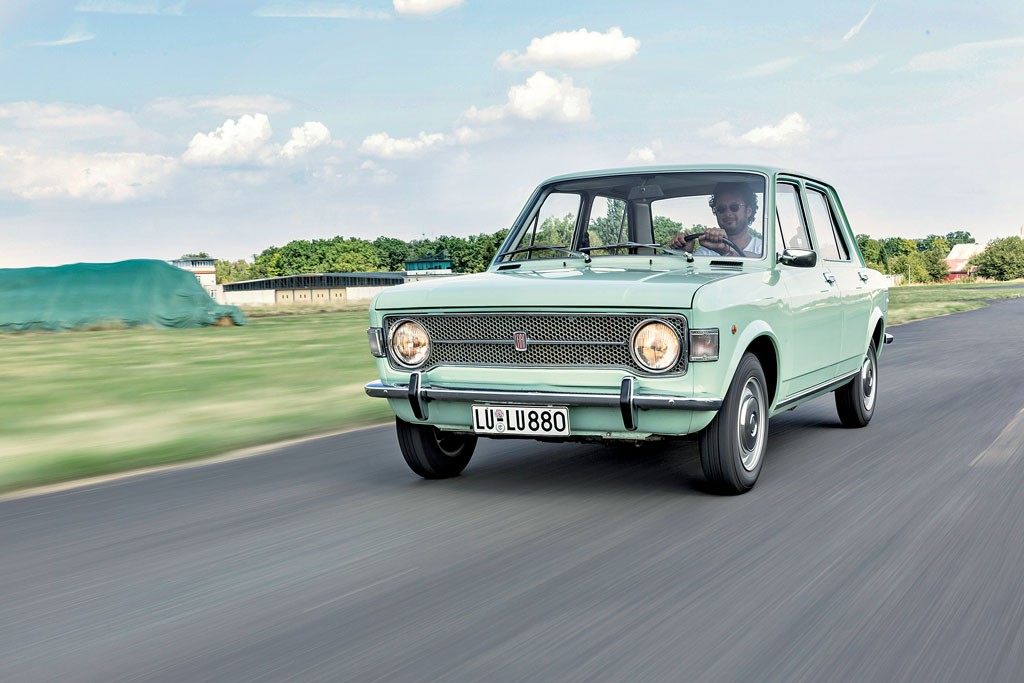 Fiat 128. Ten samochód z jednej strony kusi wystarczająco dynamicznym silnikiem, 
z drugiej – praktyczne nadwozie to dobra propozycja dla kierowców z rodzinami