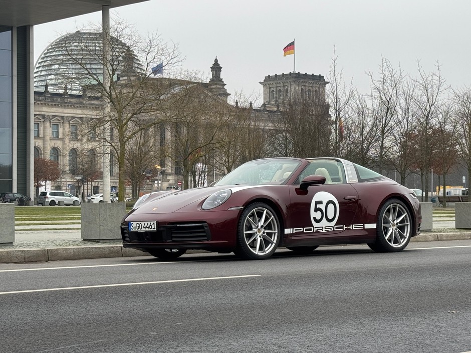 Porsche 911 Targa 4S Heritage Design Edition