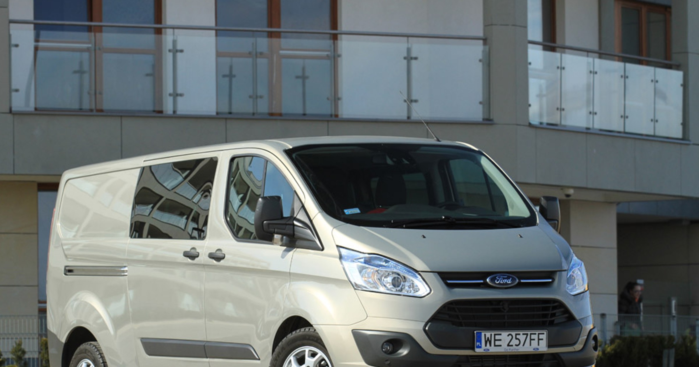Ford Transit Custom: osobowy dostawczak