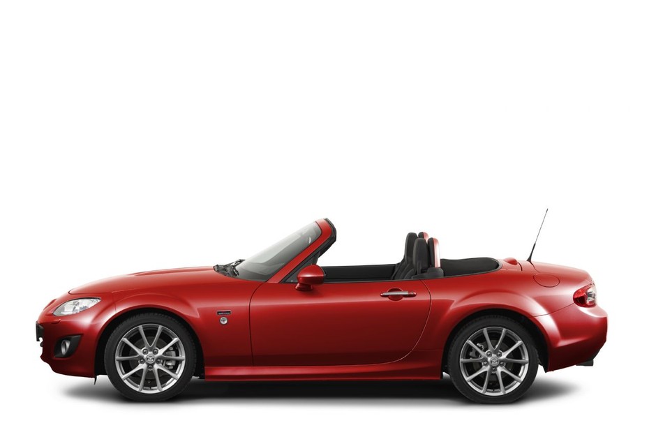 Genewa 2010: Mazda - jubileuszowa edycja MX-5 oraz całkowicie nowy model 5