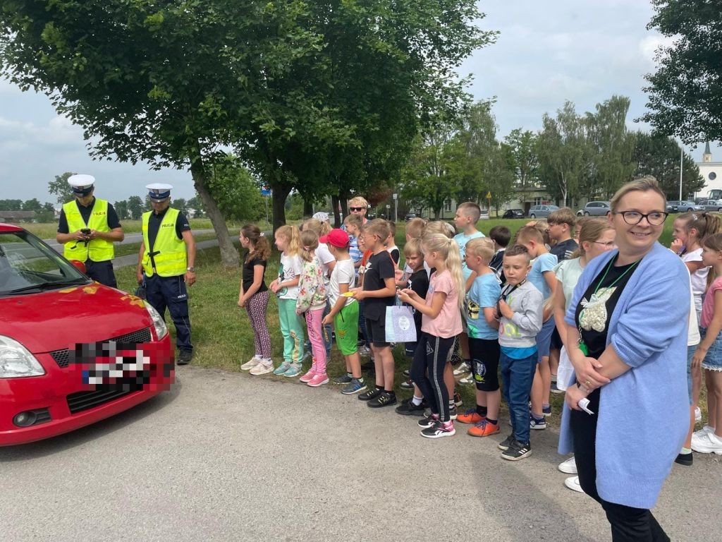 Policjanci prowadzili nietypową akcję. Wręczali cytryny