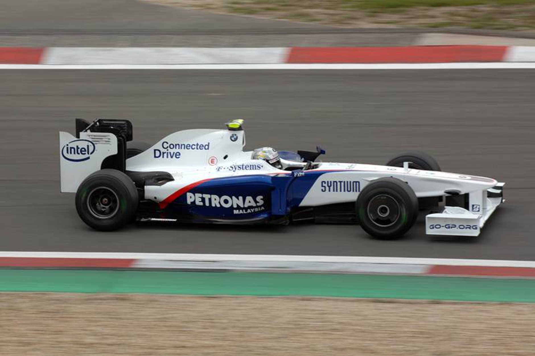 Grand Prix Niemiec 2009: rozpędzony Red Bull Racing dogania Brawn GP (fotogaleria)