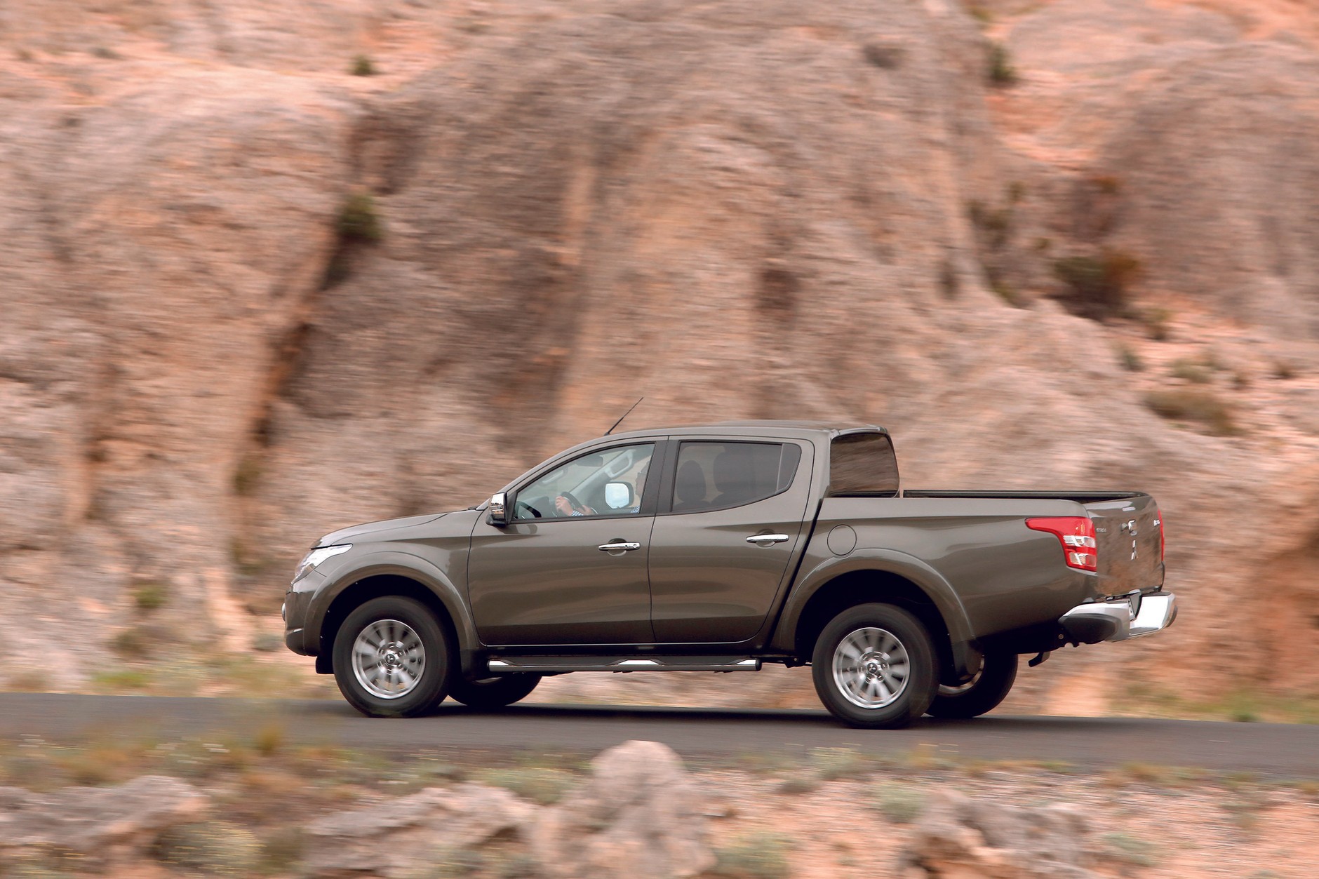 Mitsubishi-L200