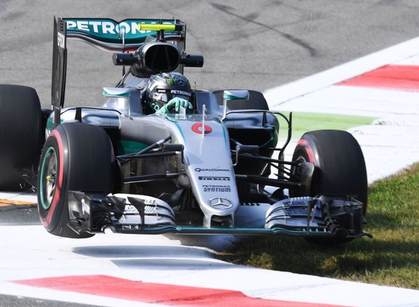 Grand Prix Włoch 2016: Rosberg zbliża się do Hamiltona