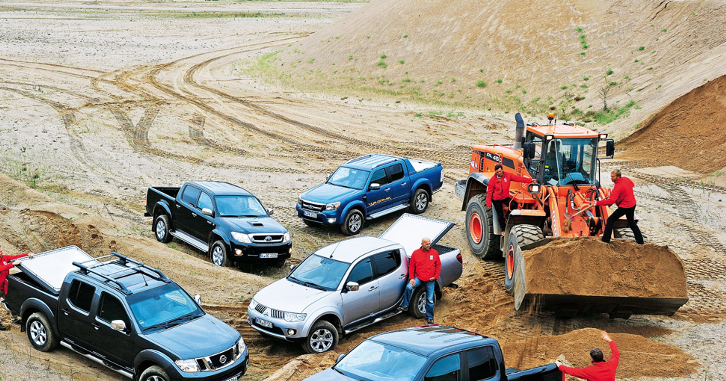 Zabawy w piasku dla dorosłych: Nissan Navara kontra Toyota Hilux, Ford Ranger, Mitsubishi L200 i VW Amarok