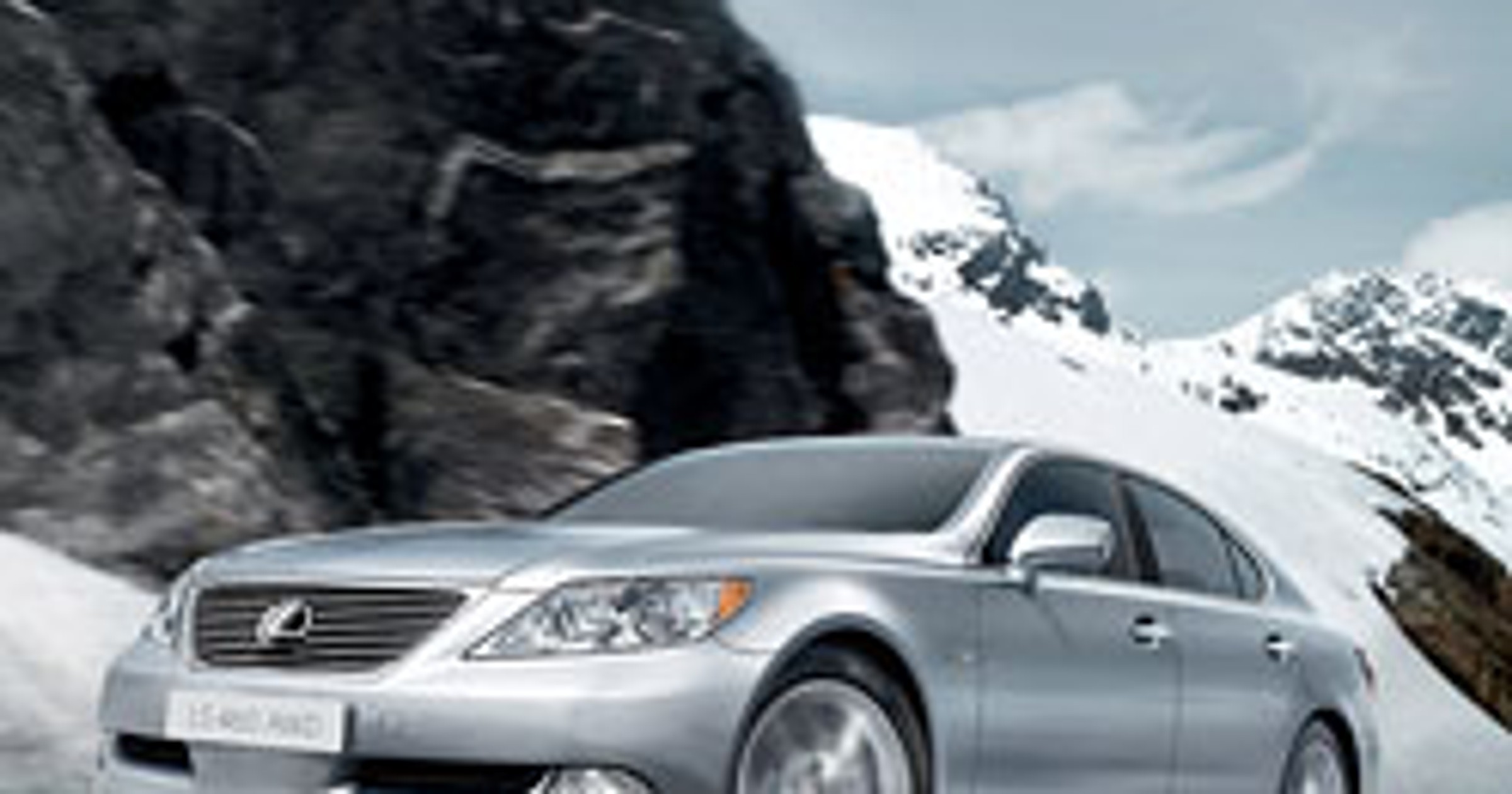 Lexus LS 460 AWD: topowy model z napędem 4x4 zadebiutuje w Moskwie