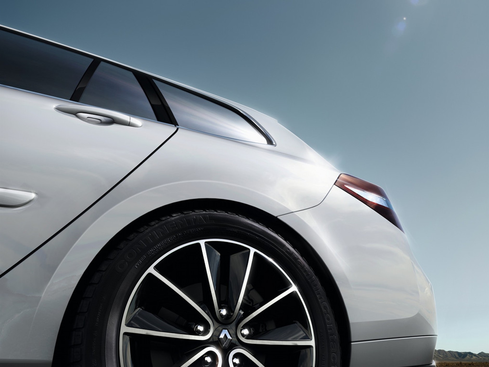 Renault Laguna po liftingu 2013