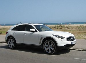Infiniti FX30d: SUV dla kochających luksus