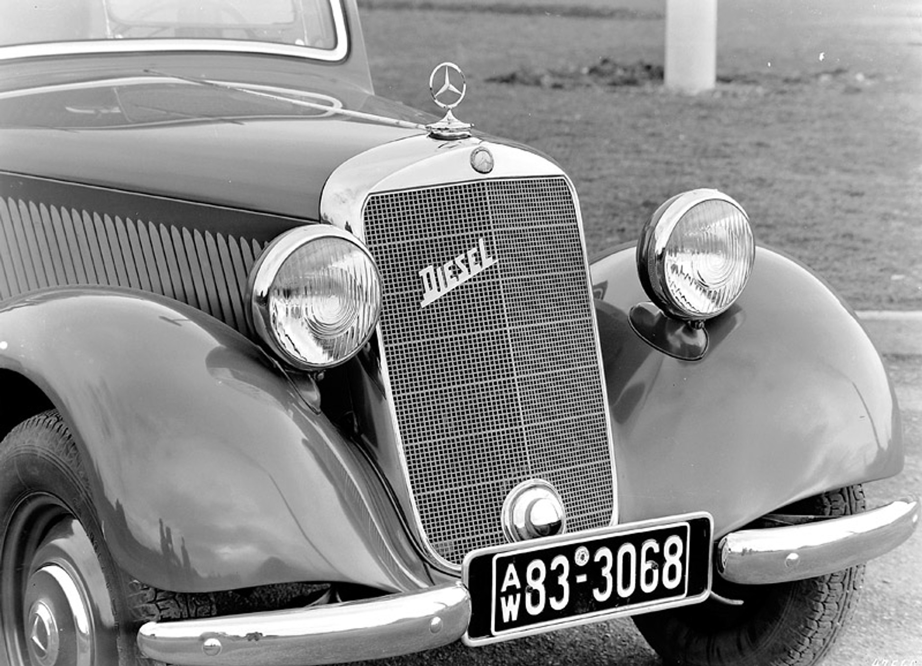 Mercedes-Benz E: historia gwiazdy klasy średniej wyższej (250 fotografii)