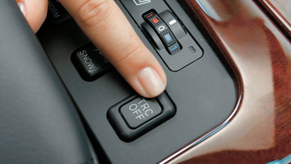 Lexus GS – system kontroli trakcji