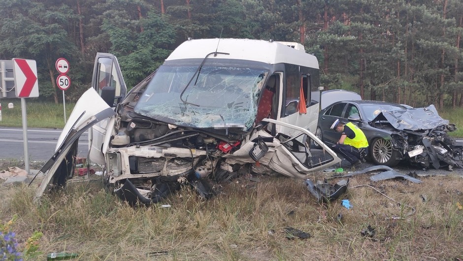 Obraz pochodzący z serwisu https://torun.policja.gov.pl/kb3/informacje/wiadomosci/149950,Wypadek-w-Malej-Nieszawce.html