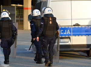 Polska policja wspiera Ukrainę. Wysyła hełmy i kamizelki kuloodporne