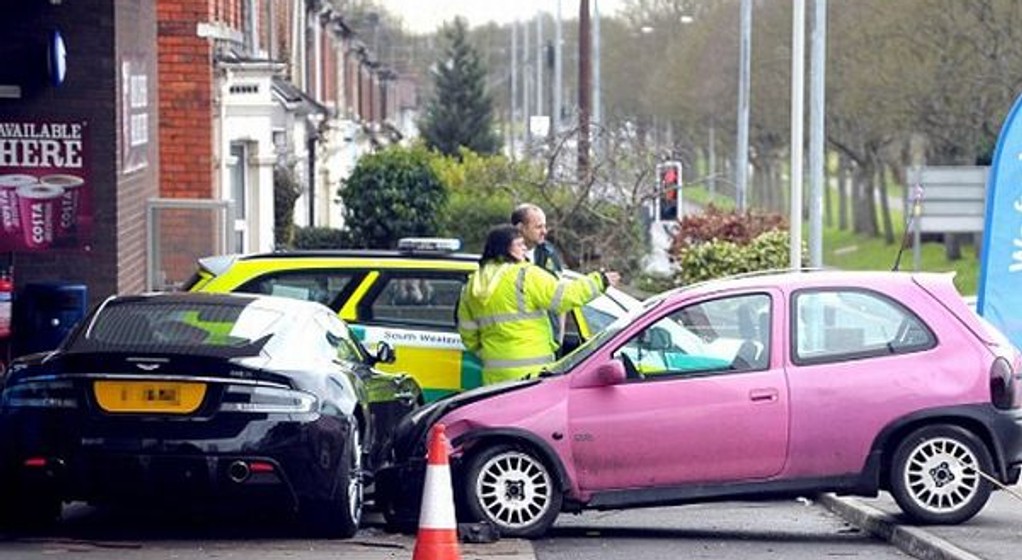 Aston Martin DBS - wypadek