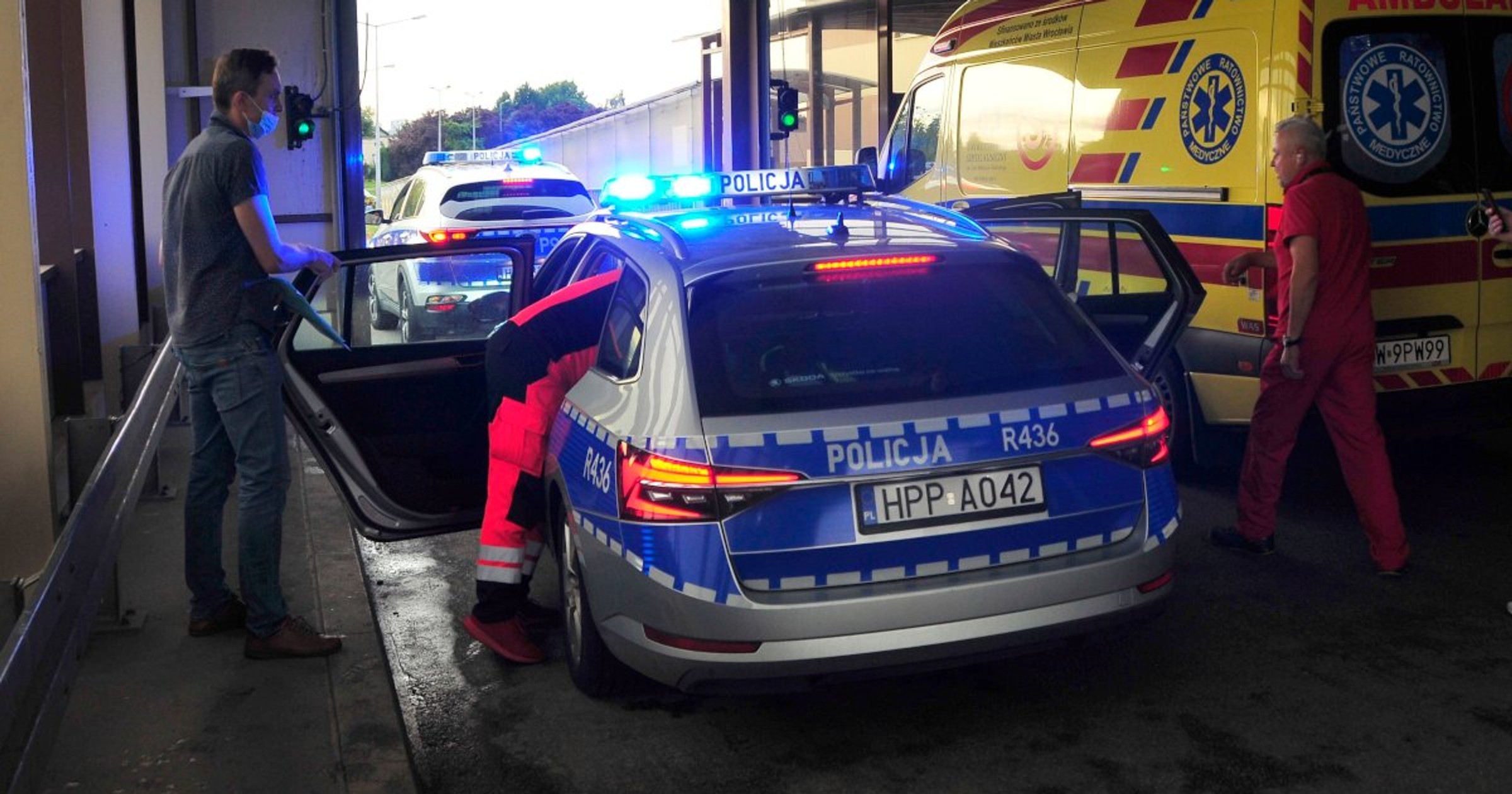 Radiowóz w szpitalu