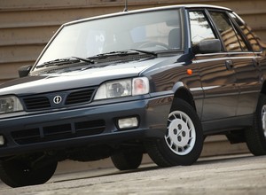 Z ziemi włoskiej do Polski — 20 lat temu z taśmy zjechał ostatni FSO Polonez