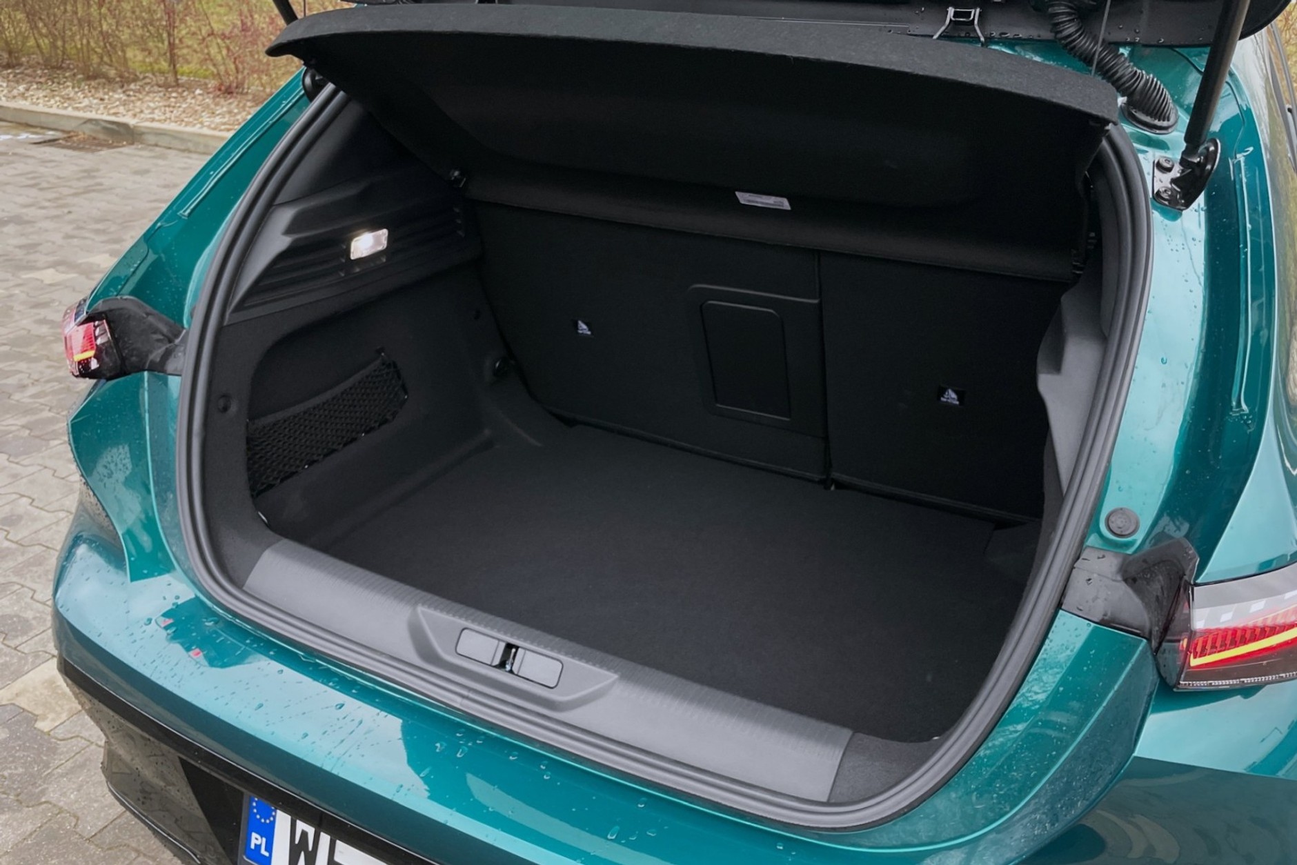 Peugeot 308 1.2 Hybrid 145 KM