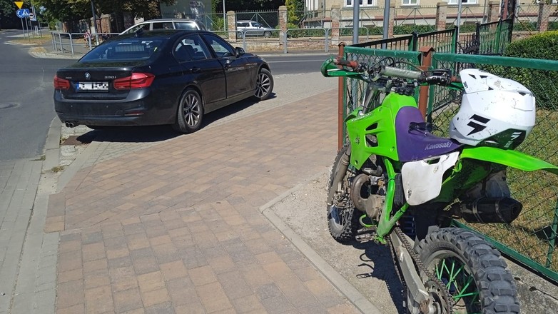 Kierowca tego motocykla miał 1,4 promila alkoholu i jechał na motocyklu bez tablicy rejestracyjnej