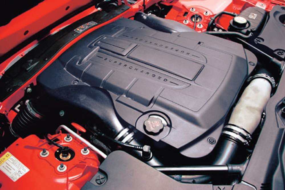 Jaguar XKR - Muskularny kot