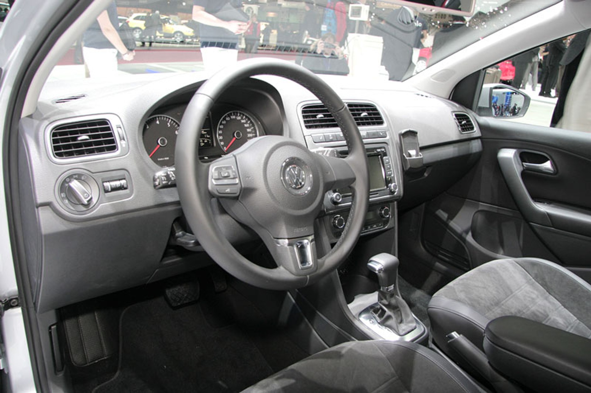 Genewa 2009: Volkswagen Polo - pierwsze wrażenia (fotogaleria, dane techniczne)