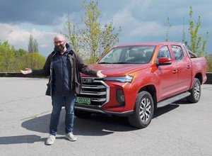 Maxus T90 EV zwraca na siebie uwagę, ale czy ma jakieś zalety?