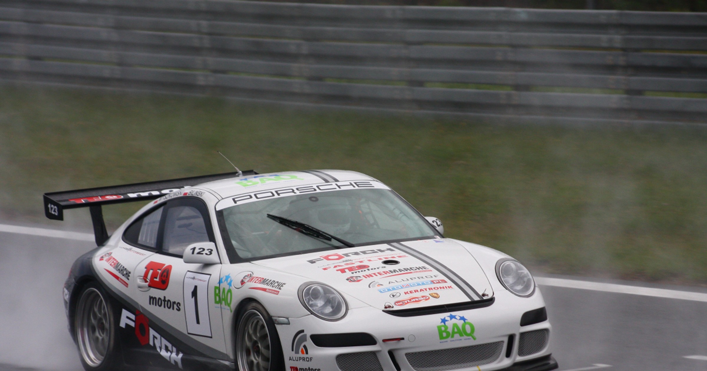 Wyścigi: w Porsche GT3 Cup powalczy o mistrzostwo Polski