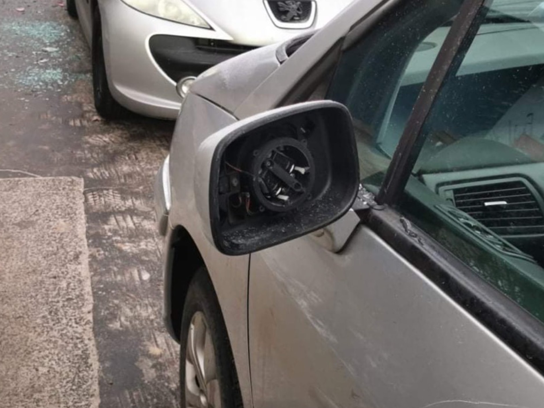 Zdemolowane samochody Łódź