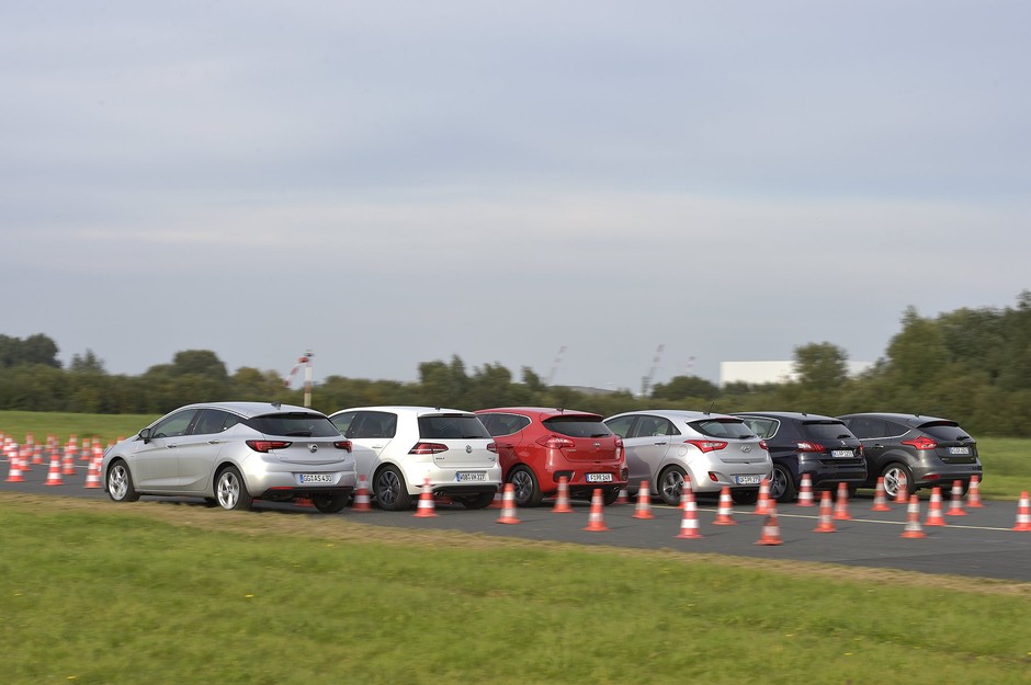 Porównanie - nowa Astra kontra reszta świata: Ford Focus, Hyundai i30, Kia cee'd, Peugeot 308 i VW Golf - spalanie, opinie, dane techniczne