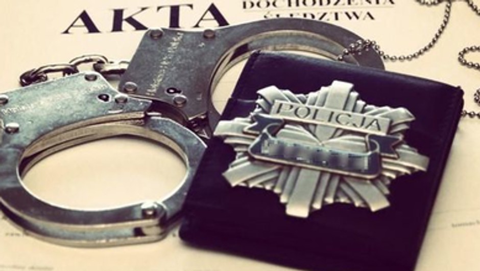 Obraz pochodzący z serwisu https://podkarpacka.policja.gov.pl/rze/aktualnosci/128172,Na-podwojnym-gazie-spowodowal-kolizje.html