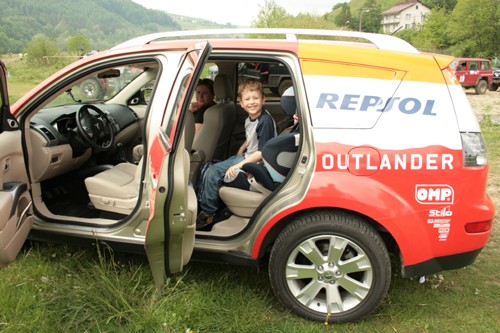 Mitsubishi Outlander - Doskonały z niego kibic!