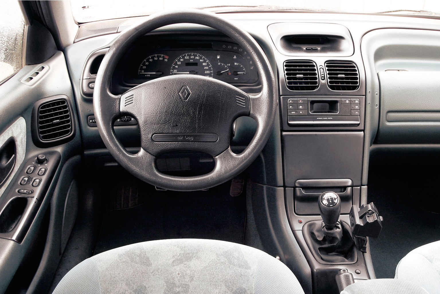 Deska rozdzielcza Laguny