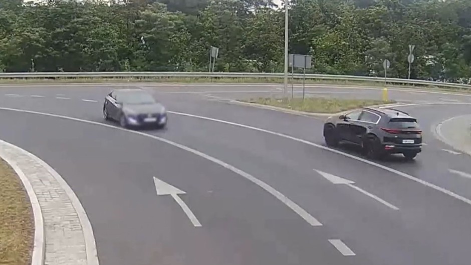Na rondzie pod prąd