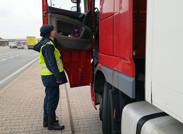 Zapewniał, że jest wzorowym kierowcą, żeby uniknąć kontroli czasu
