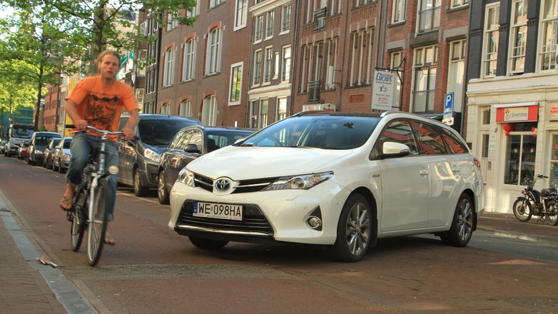 Toyota Auris Hybrid