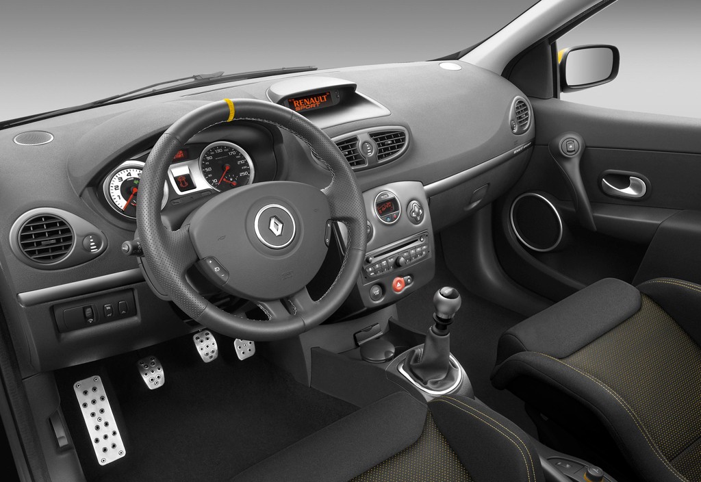 Renault Clio R.S. Red Bull Racing RB7: pięć sztuk w Polsce