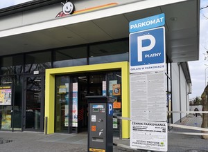 Drogie parkowanie przy supermarketach - parkingi pod lupą UOKiK