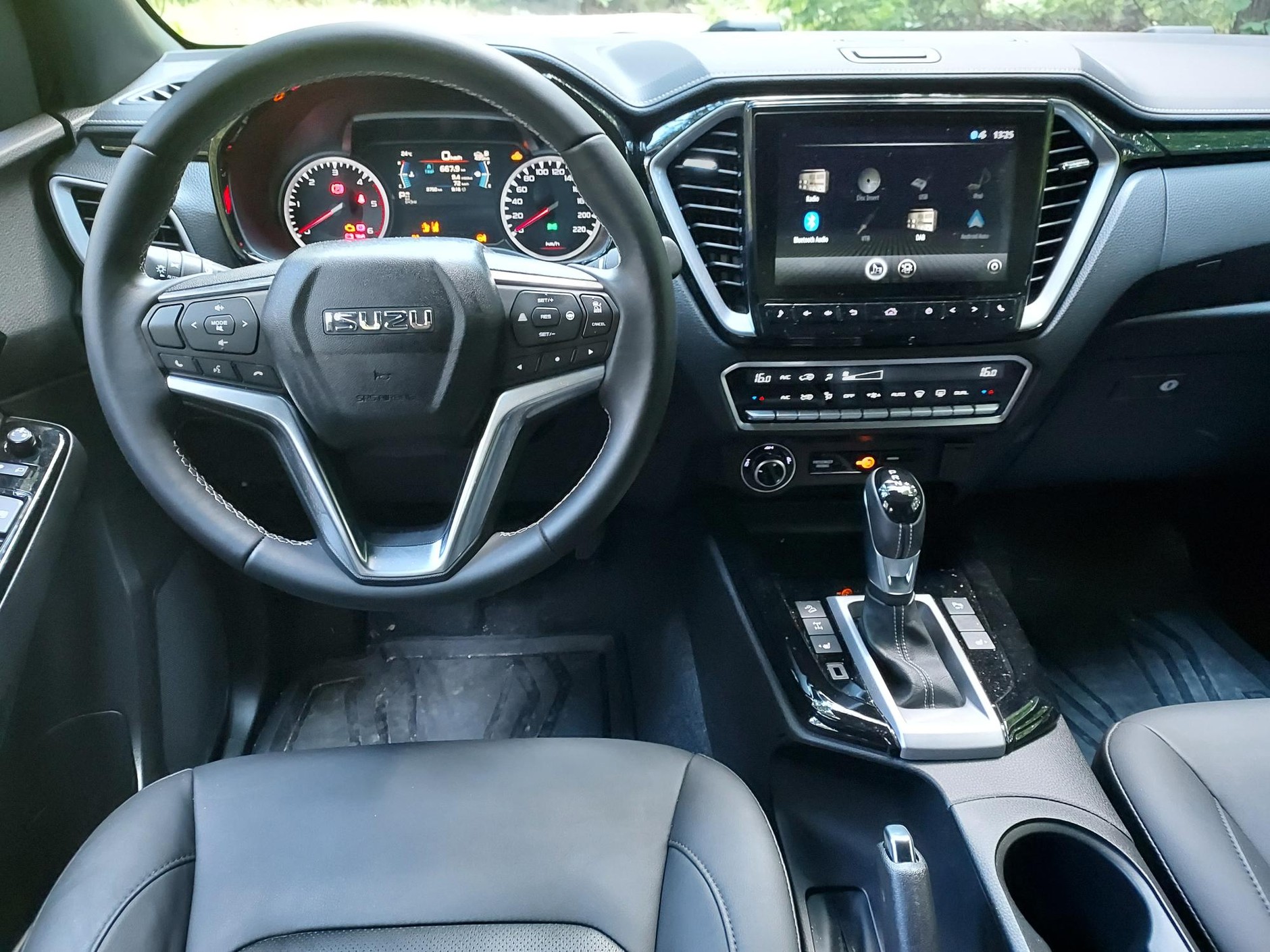 Isuzu D-Max 2023, lifting