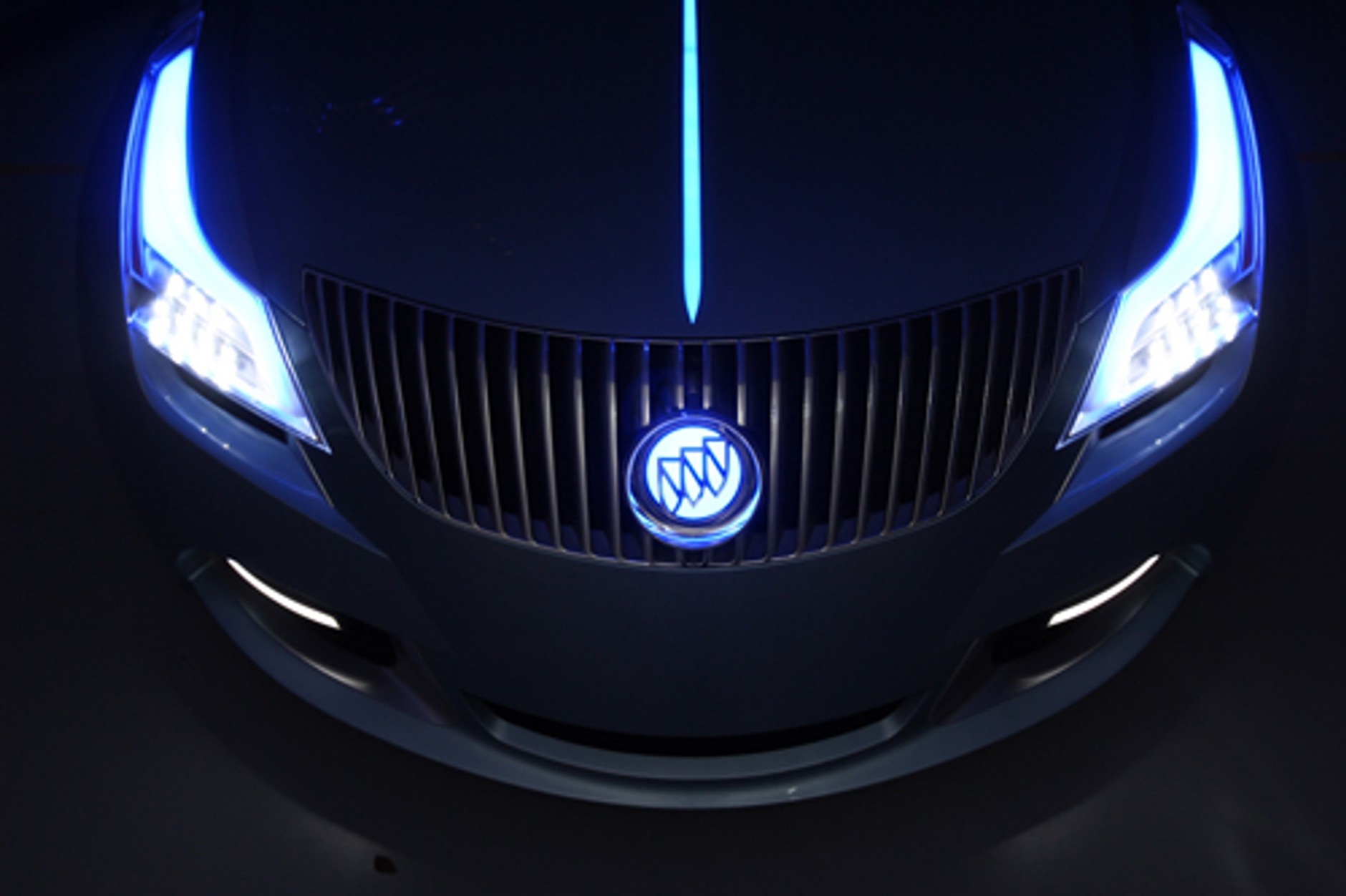 Buick Riviera - Gullwing  z hybrydą