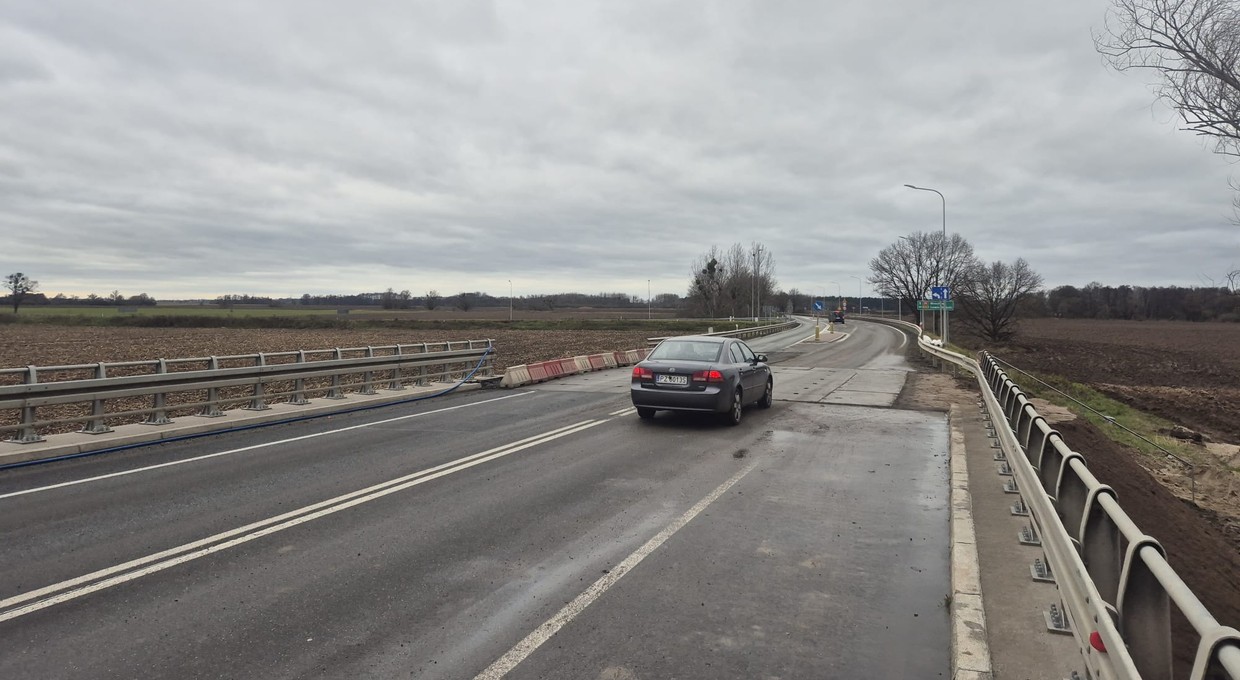 Trzy miesiące zajęła naprawa DK94 po powodzi. Położono płyty zamiast asfaltu