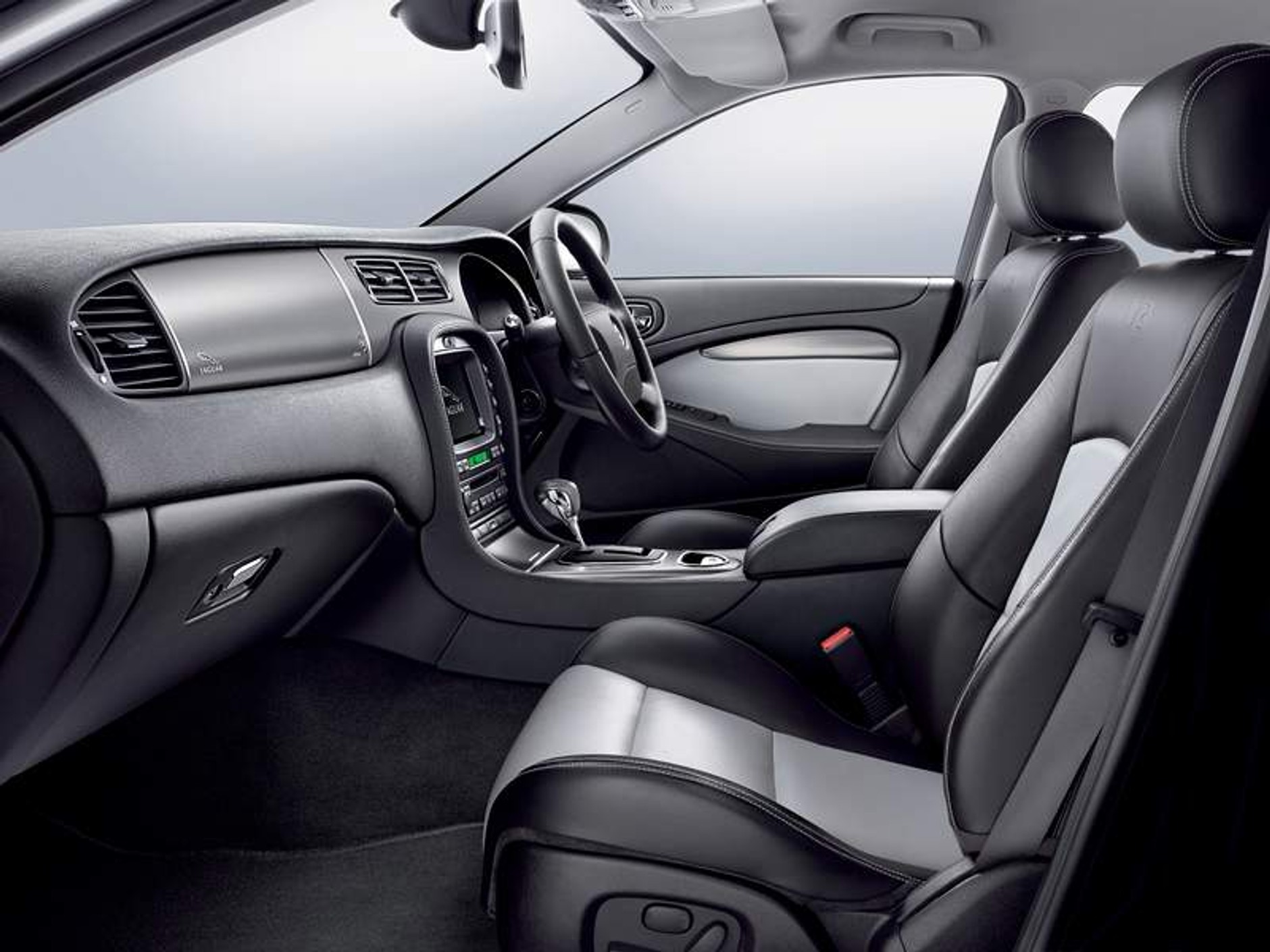 Jaguar: facelifting S-type