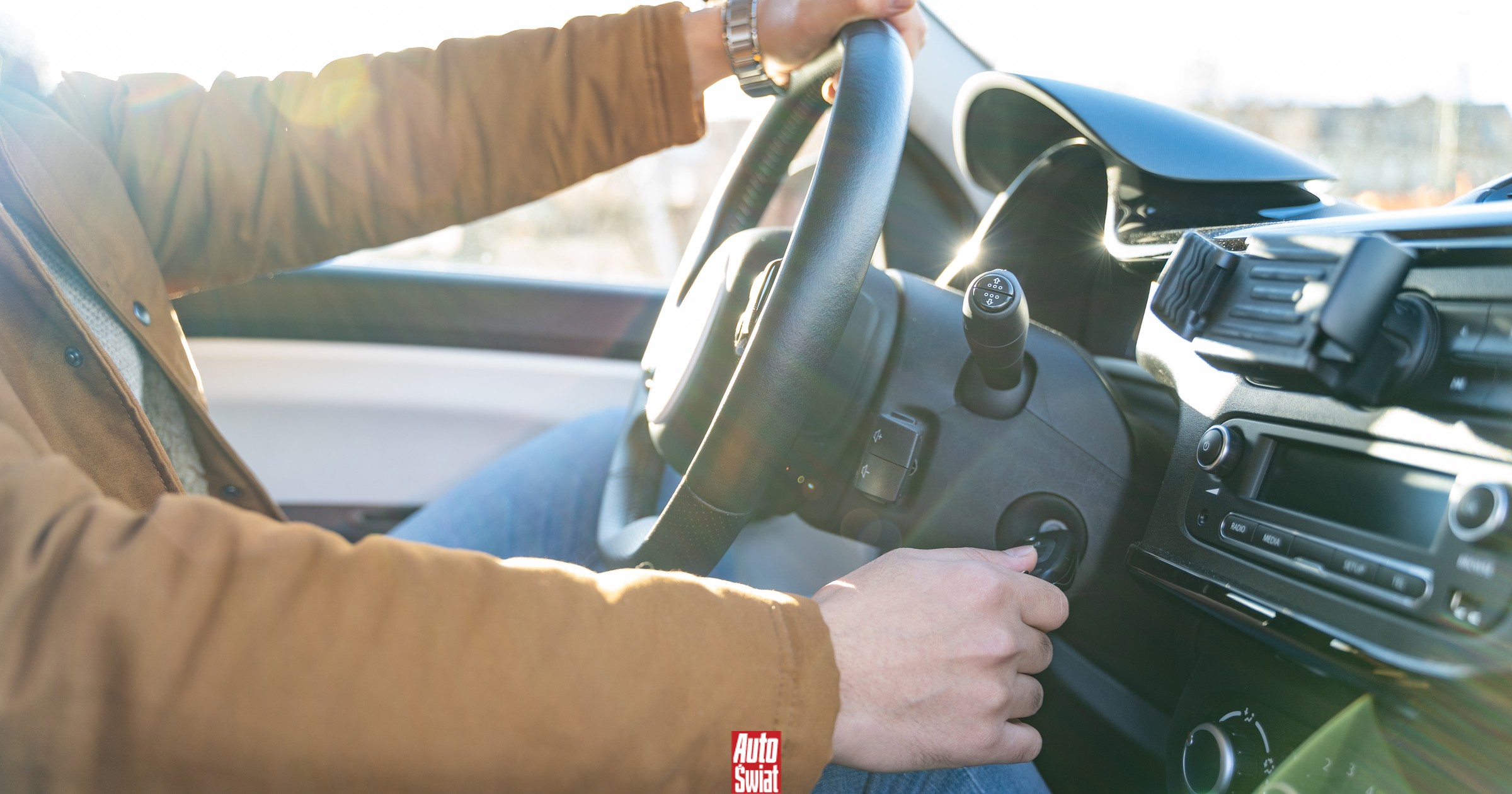 Tak wydłużysz życie silnika i akumulatora. Wystarczy jeden szybki ruch