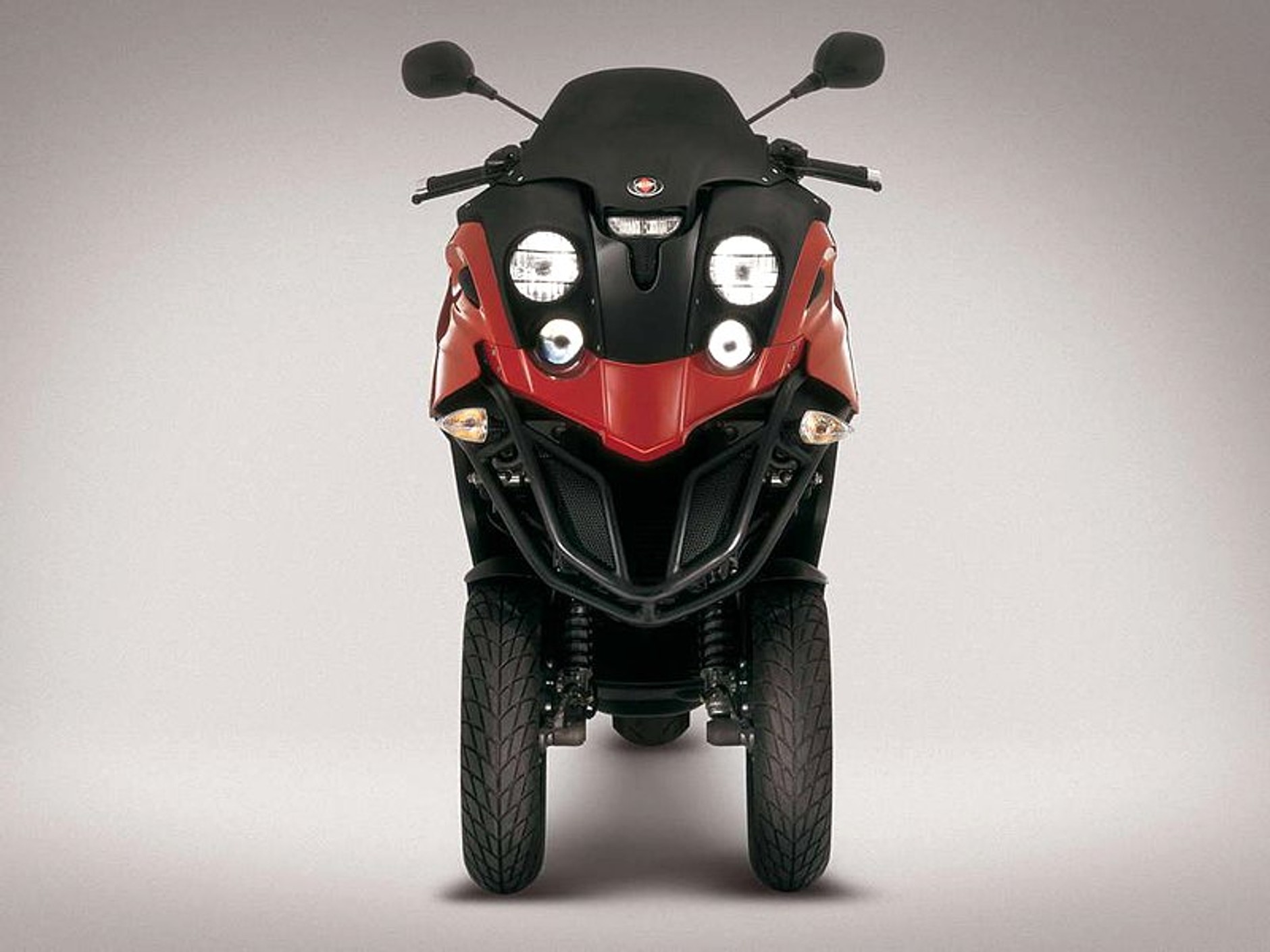 Gilera Fuoco 500 i Piaggio MP3 400: trójkołowcem do pracy