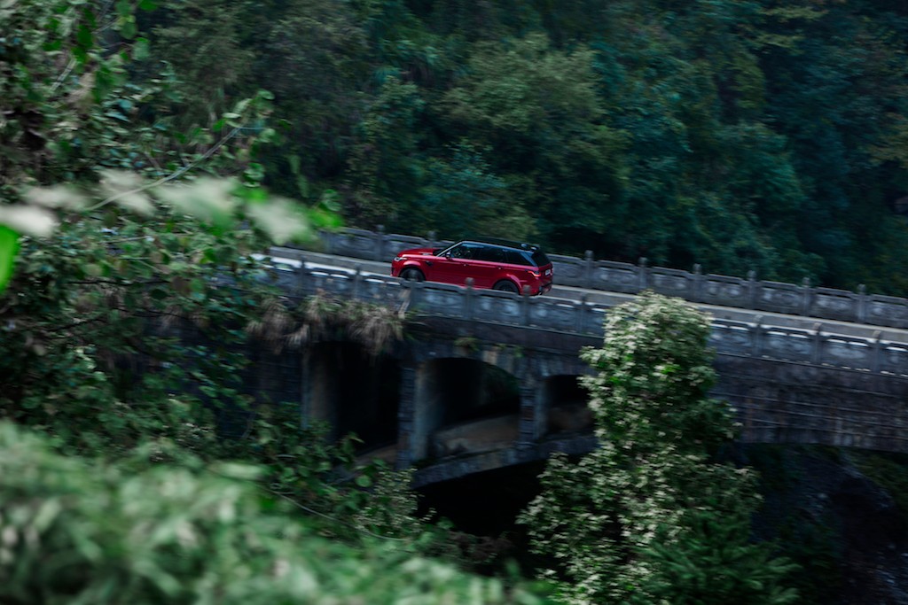 Range Rover Sport zdobył Bramę Nieba