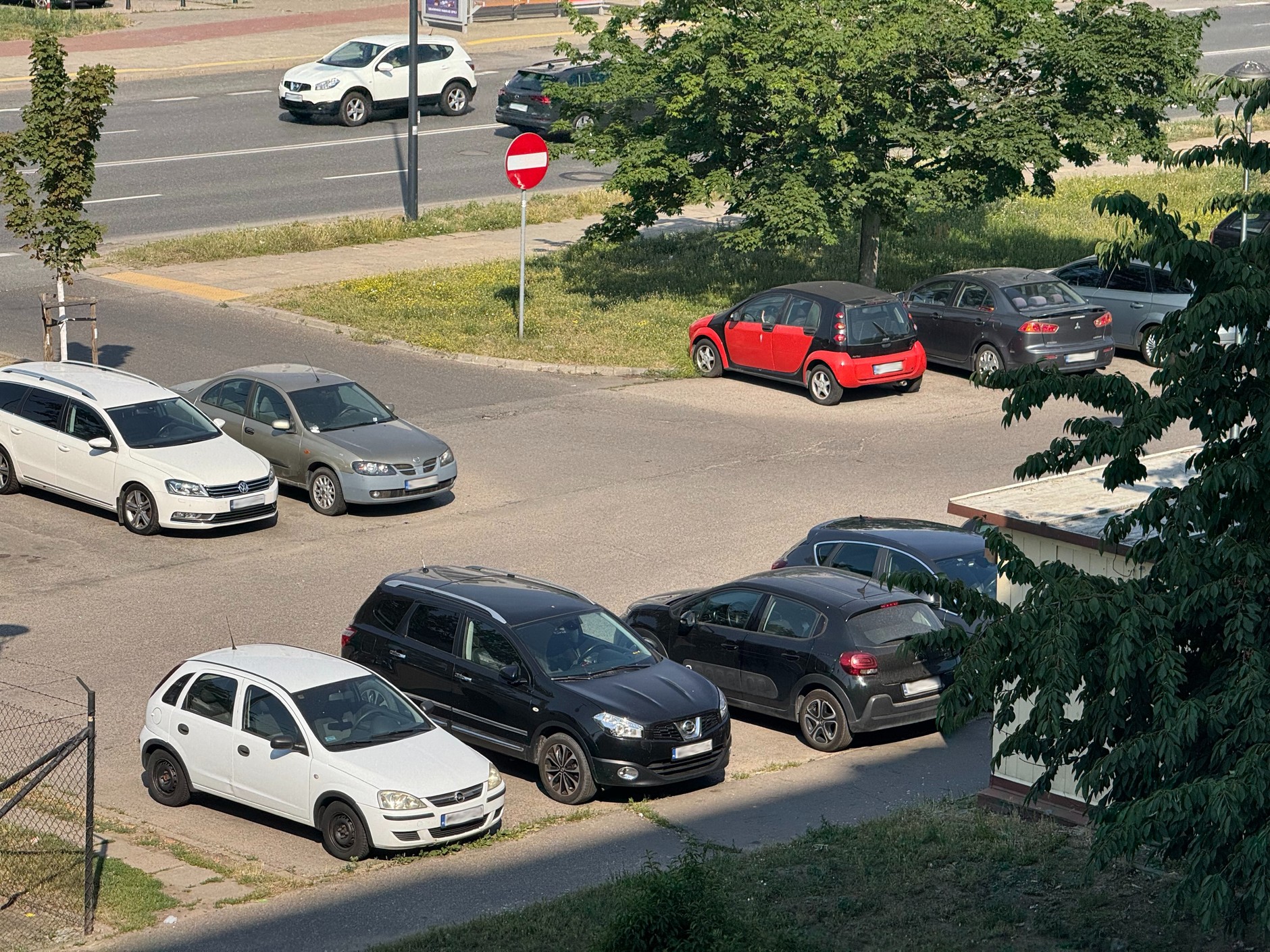 Mieszkańcy twierdzą, że za parking płacą w opłatach za lokal, a dodatkowa opłata za parking sprawia, że opłata jest podwójna