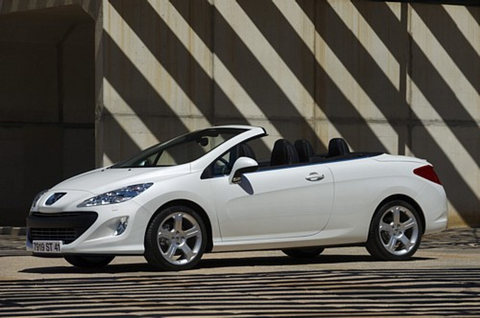 308 CC - najpiękniejsza wersja kompaktowego Peugeota