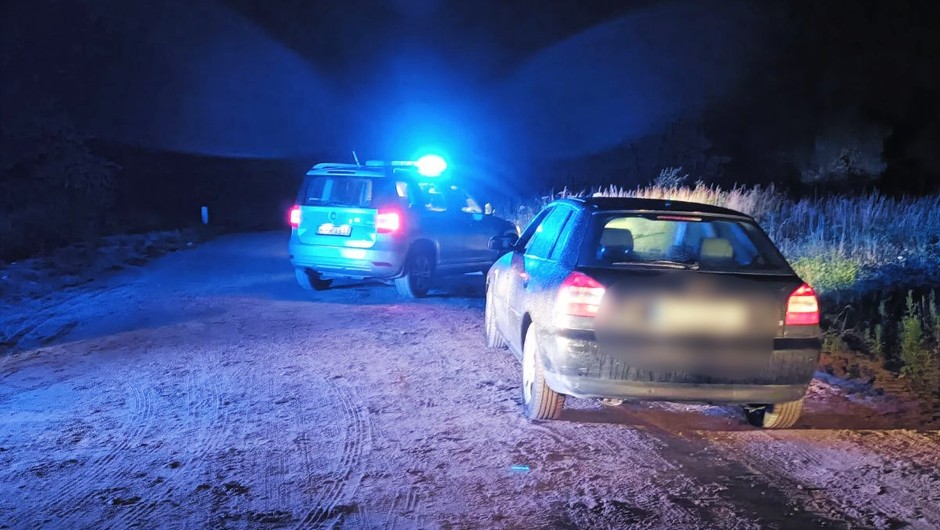 Obraz pochodzący z serwisu https://bialystok.policja.gov.pl/po2/aktualnosci/96490,POSCIG-ZA-16-LETNIM-KIEROWCA-AUDI.html