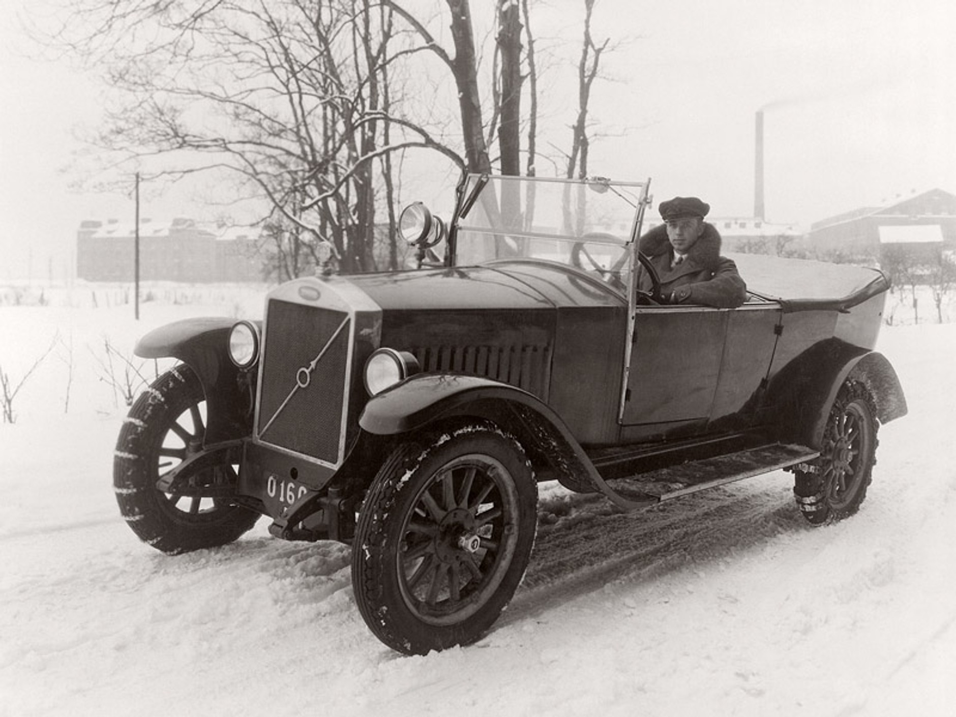 Volvo świętuje 80 lat od przedstawienia pierwszego modelu